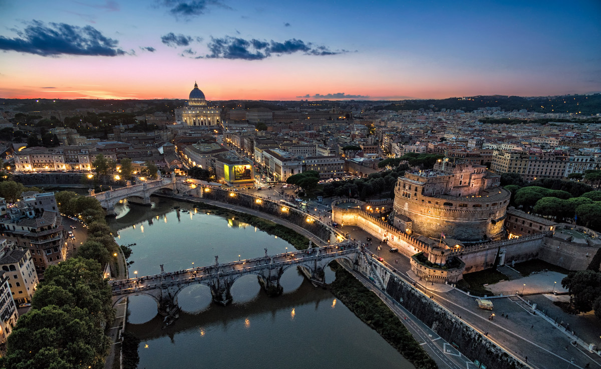 http://fromwhereidrone.com/wp-content/uploads/2015/11/3-Rome-Italy-drone.jpg